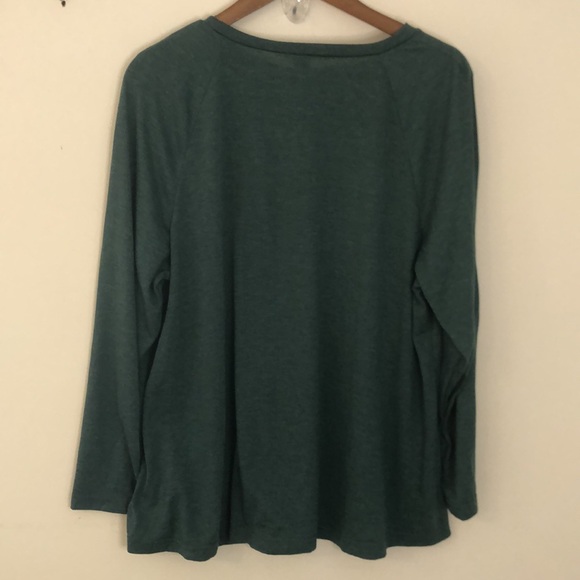 Emery Rose boho Green Top wood buttons right shoulder long sleeves Plus size 2X - Picture 4 of 9